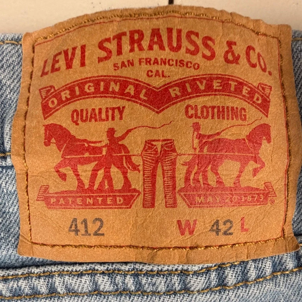 Levi Strauss 412 Slim Fit Denim Shorts Mens 42 Light Wash Blue 39387-0039